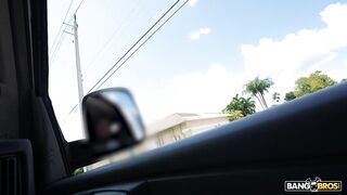 2023-10-04-9445661-pulling-up-on-molly_720