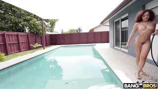 2023-06-08-8885191-willow-shakes-her-perfect-ass_720