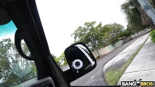 2023-05-17-8839391-nice-girl-meets-trouser-snake_720