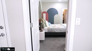 2025-10-09-30369-tiny-superhero_720