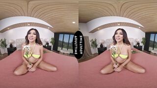 2024-10-31-251898-up-close-vr-with-jena-larose-251898-960