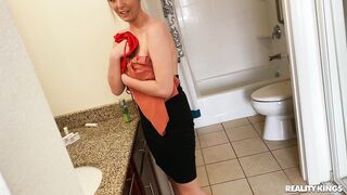 2020-08-03-4417469-rk-at-home-caught-chloe-being-kinky_720