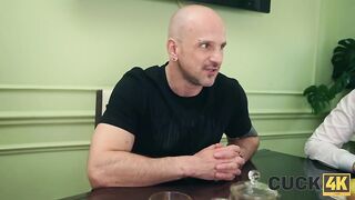 2025-08-31-1202-swinger_sandwich-sd