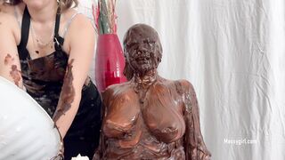 2025-06-02-1270-ashley-orders-the-pie-special