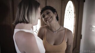 2022-02-10-191694-with-friends-like-hers-191694-540