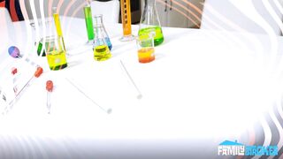 2025-11-04-31241-alexis_monroe_720