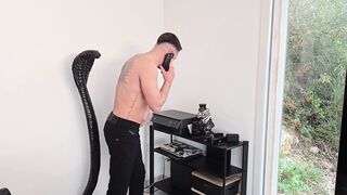 2025-11-01-chloe-pleasure-repairer_1080