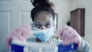 2021-01-21-175070-future-darkly-pandemic-lauras-delivery-175070-540