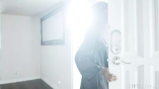 2021-01-21-175070-future-darkly-pandemic-lauras-delivery-175070-540