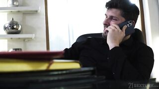 2021-01-23-181388-glam-woman-181388-540