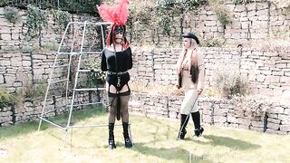 2020-12-17-2908-dressed-for-dressage_IP