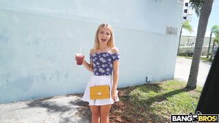 2022-11-30-8935351-gotta-love-18-year-olds_720