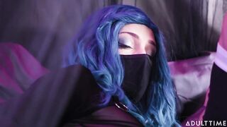 2023-08-27-231591-masked-goth-femboy-bounces-on-huge-cock-231591-540