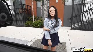 2022-12-14-8915121-selena-gets-fucked-hard_720