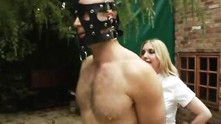 2007-05-08-399-the-prison-yard_h265