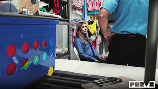 2025-11-25-31319-sydney_paige2_720