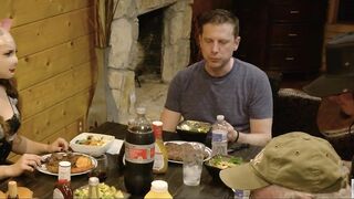 2021-07-27-646-texas-steak-dinner-meets-kinky-chit-chat_644