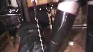 2008-08-10-441-weights-bricks_mobile