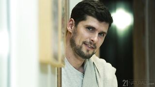 2019-02-12-144330-play-with-my-kitty-540