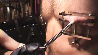 2008-06-26-250-nipple-stretching_mobile