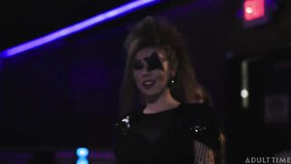 2019-11-28-166506-girlcore-s2-e1-rock-you-like-a-hurricane-540