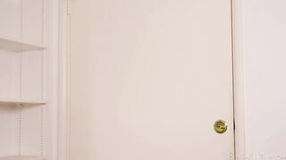 2019-01-24-143623-the-bachelorette-2-office-intrigue-540