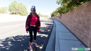 2025-11-19-31305-erica_candfield_720