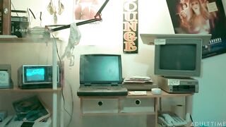 2019-12-26-166507-girlcore-s2-e3-she-blinded-me-with-science-166507-540