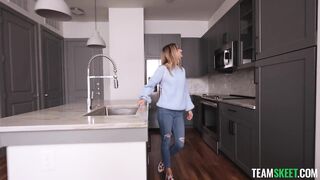 2022-07-27-19935-mia_kay_720