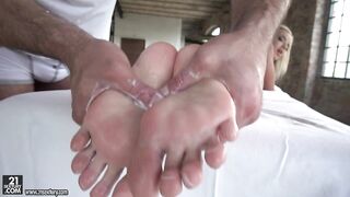 2018-05-13-130827-foot-anal-massage-540