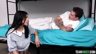 2025-11-29-31333-alexa_chains_480