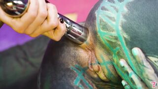 2025-07-10-anuskatzz-fucks-miss-flora_stream