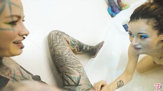 2024-01-30-anuskatzz-and-stacy-bloom-like-squirting-with-a-fist-up-their-asses_stream