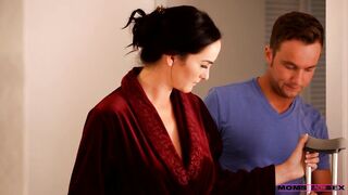 2014-07-20-23125-take-care-of-your-stepmom-s2e2_960