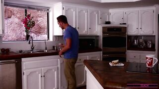 2014-07-20-23125-take-care-of-your-stepmom-s2e2_960