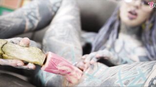 2025-07-31-anuskatzz-feasts-on-dildo_stream