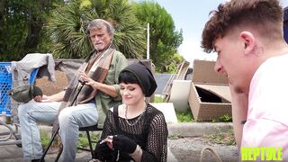 2025-12-24-31416-raee_ripley_720