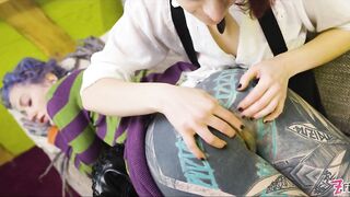 2023-11-16-miss-flora-works-her-fist-inside-anuskatzz-tight-asshole_stream