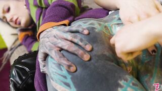 2023-11-16-miss-flora-works-her-fist-inside-anuskatzz-tight-asshole_stream