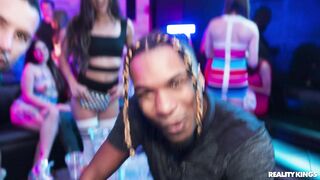 2025-11-02-11416881-club-thirst-trap_720