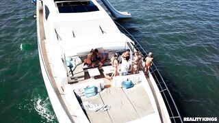 2025-11-06-11416901-nauti-nasty_720