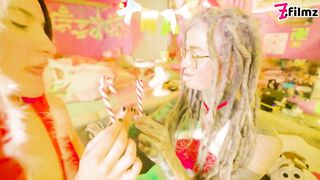 2023-12-21-having-a-happy-xmas_stream