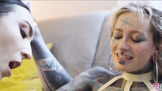 2023-12-28-burlesque-tattoo-beauty-gives-anal-fuck-with-strap-on_stream