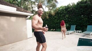 2025-12-06-11439903-poolside-snack_720