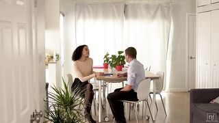 2021-03-14-125499-good-for-business-s38e19_960