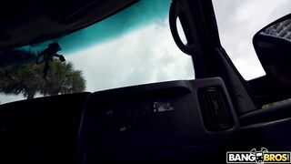 2022-07-20-8895821-introverted-pussy_720