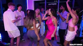 2025-11-10-11417511-too-hot-for-check-out_720