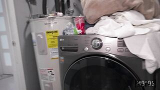 2025-12-11-11442617-party-in-my-pants_720