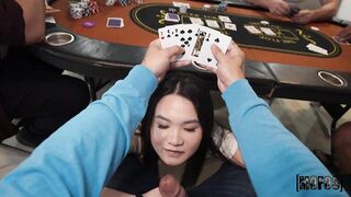 2025-11-26-11437489-hold-em-fold-em-or-fuck-em_720