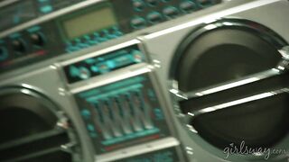 2018-02-05-130595-inside-girlsway-540